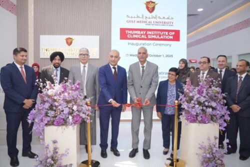 جامعة الخليج الطبية تفتتح معهد ثومبي للمحاكاة السريرية، مما يسهم في ترسيخ أكبر شبكة لمراكز التدريب الصحي في  دولة الإمارات العربية المتحدة.